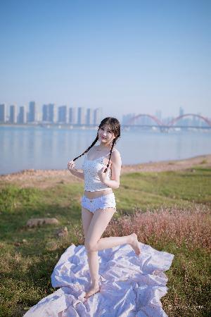 风流女管家,GOGOGO大胆艺术风格分析